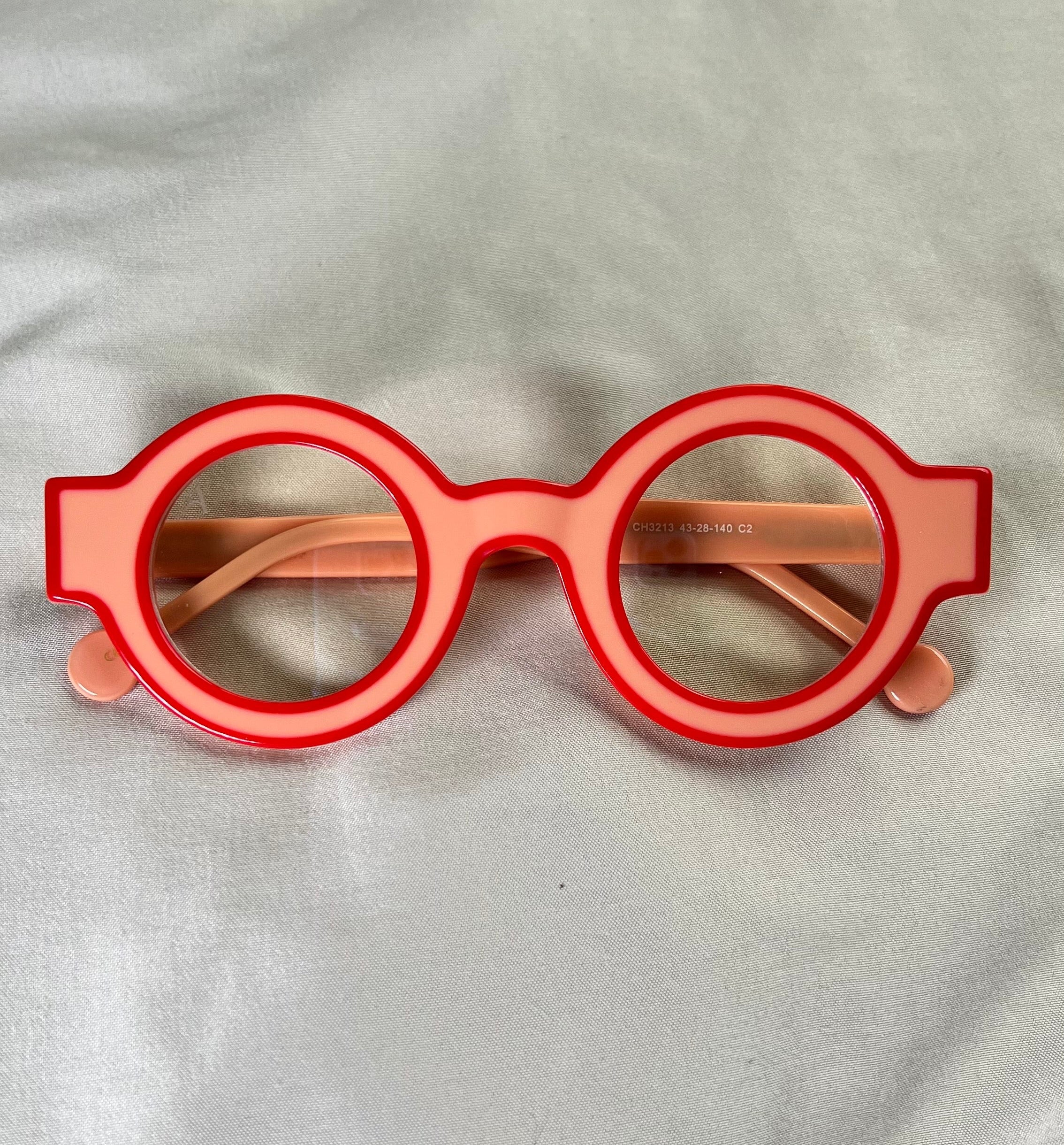 Red round blue light 