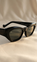 Black Sunglasses acetate Alfieyewear design in Florida 
